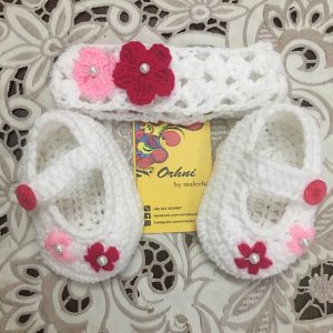 newborn baby white crochet shoes and headband